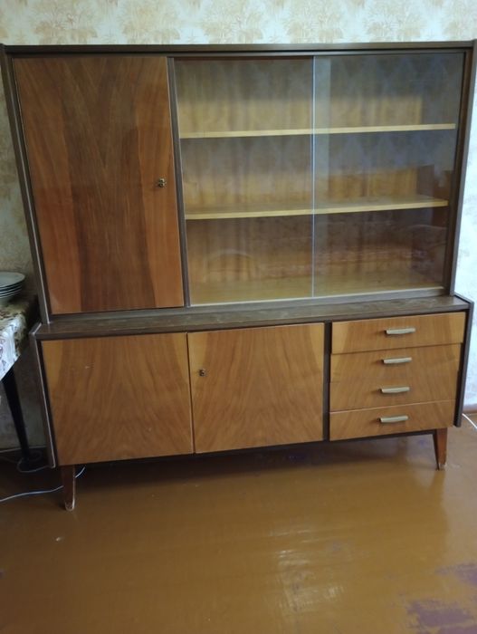 Шкаф для посуды -