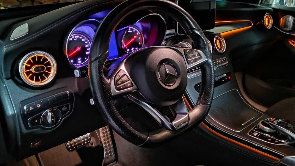 Set grile guri ventilatie cu LED Mercedes-Benz Clasa C W205, GLC X253