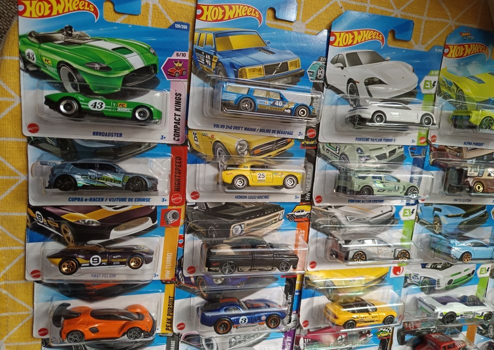 Метални колички Hot wheels