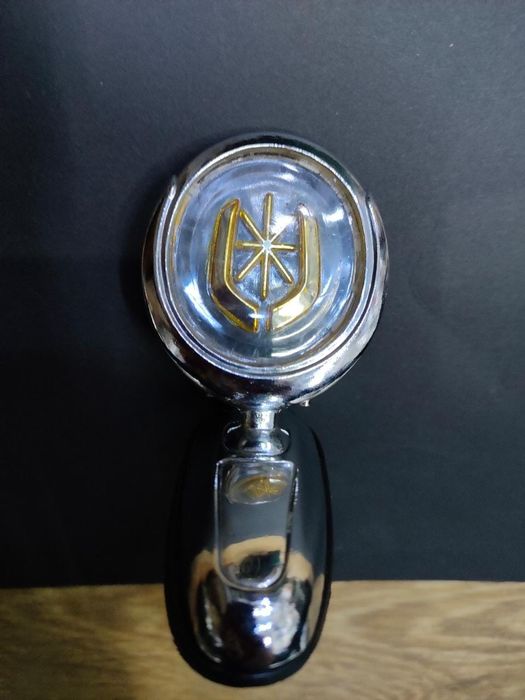 Значки Эмблемы на разные авто