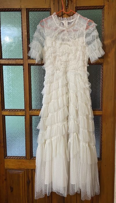 Молочный длинный вечерный платье