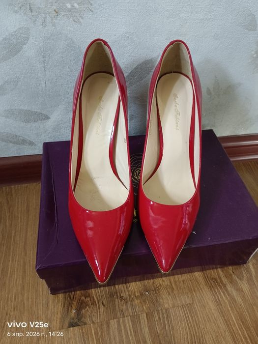 Туфли красный 39р 5000теңге