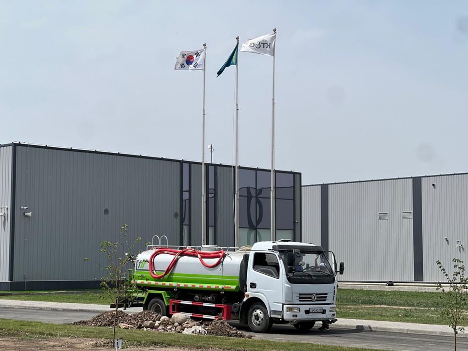 Продам поливомоечную машину Dongfeng