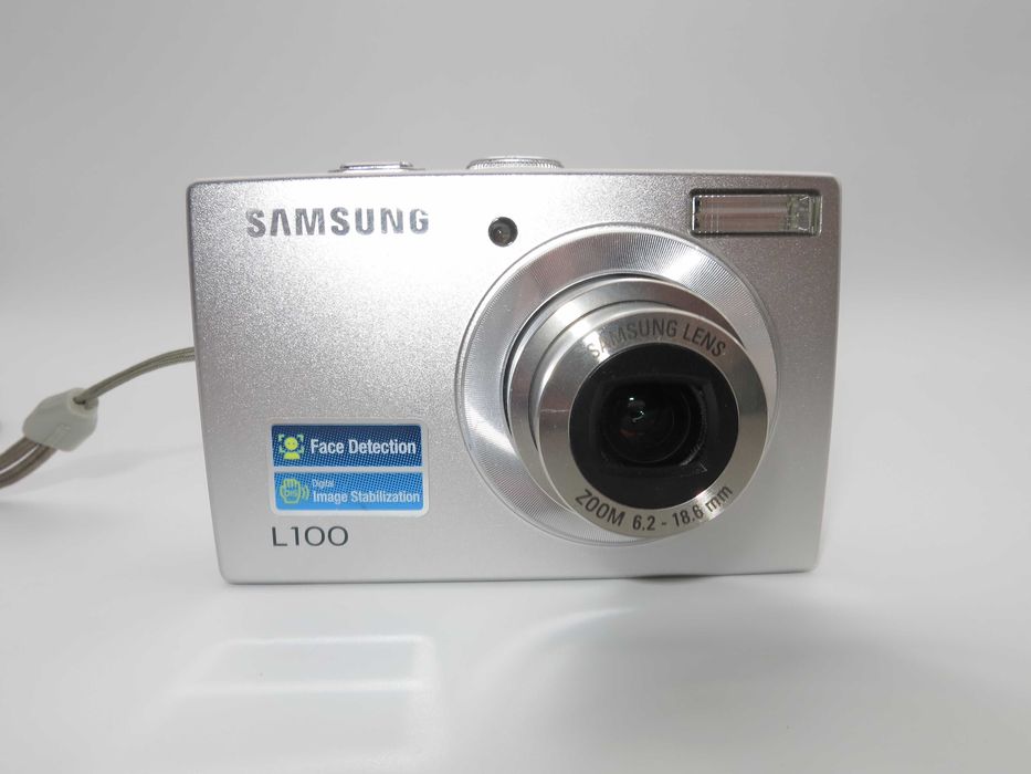 Samsung L100 ултра компактен цифров фотоапата, дигитална камера с алуминиев корпус, в отлично сътояние, тестване и работи перфектно, пълен комплект