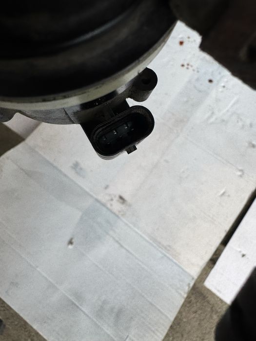 Pompa recirculare apa originala volkswagen,2.0 euro5,cod motor cffb b7