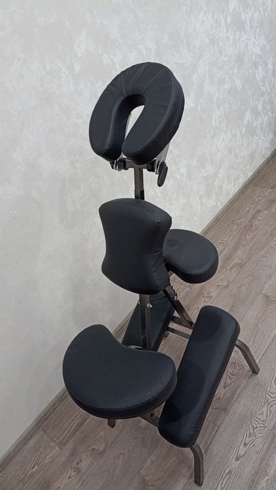 Стул для массажистов и тату-мастеров