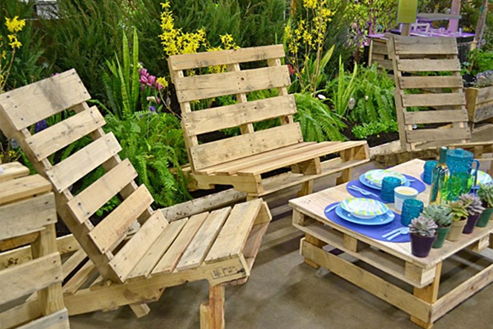 Мебель из дерева.