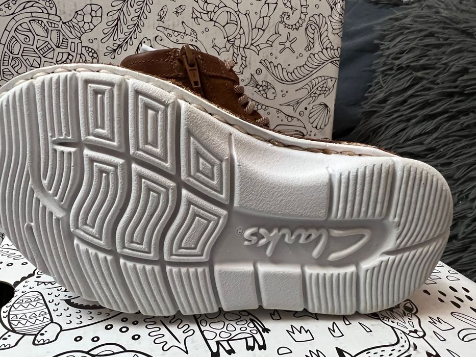НОВИ!!! Детски ботуши Clarks с етикет размер 23
