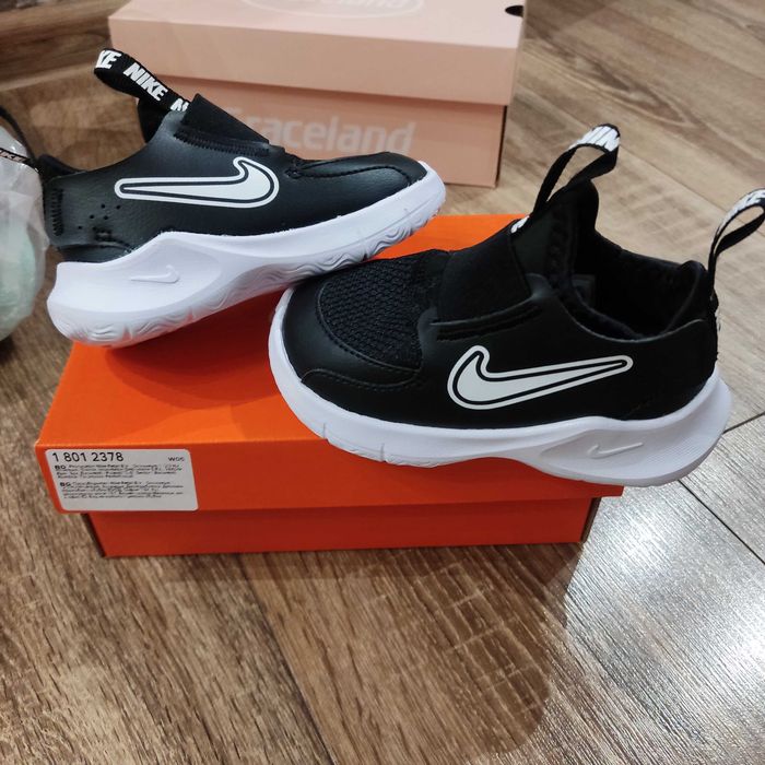 Нови Nike размер 21