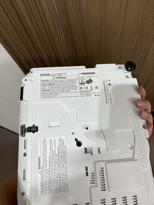 Продам проектор срочно