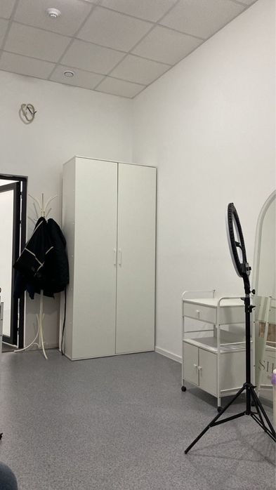 Шкаф двухдверной