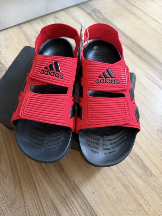 Оригинални нови юношески сандали adidas Altaswim 2.0 ! 33 н