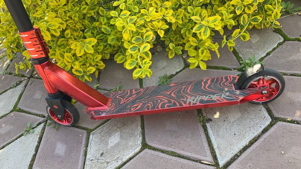 Se vinde trotineta de surfing, stare impecabila  Nu doresc schimburi