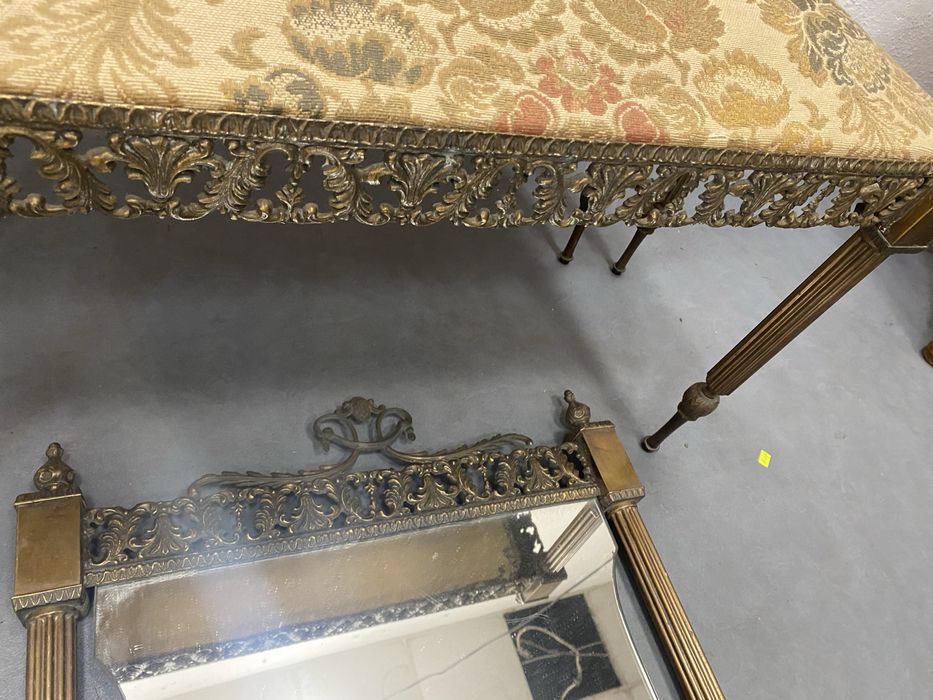 Конзолна маса , табуретка и огледало от масивен месинг