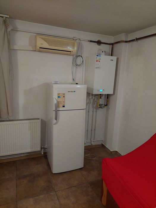 Garsoniera decomandata,ultrancentral, AC, centrala termica, zona Muzeul Olteniei