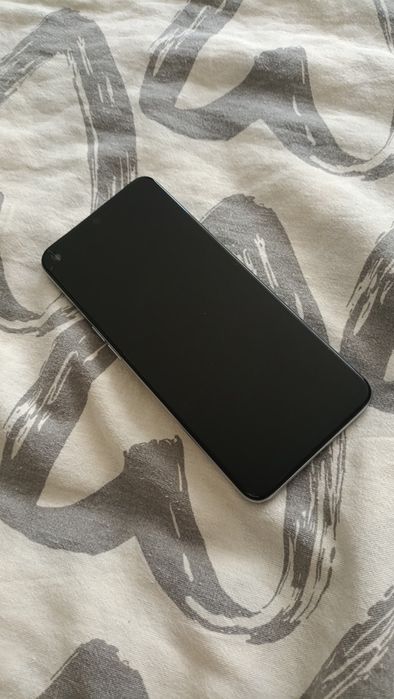Продам телефон realme 6