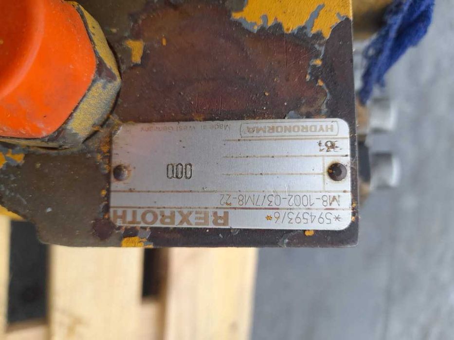 Distribuitor hidraulic Rexroth M8-1003-03/7M8-22 excavator Liebherr A902