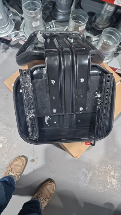 Scaun tractor utilaje agricole stivuitor manitou multicar dumper macar