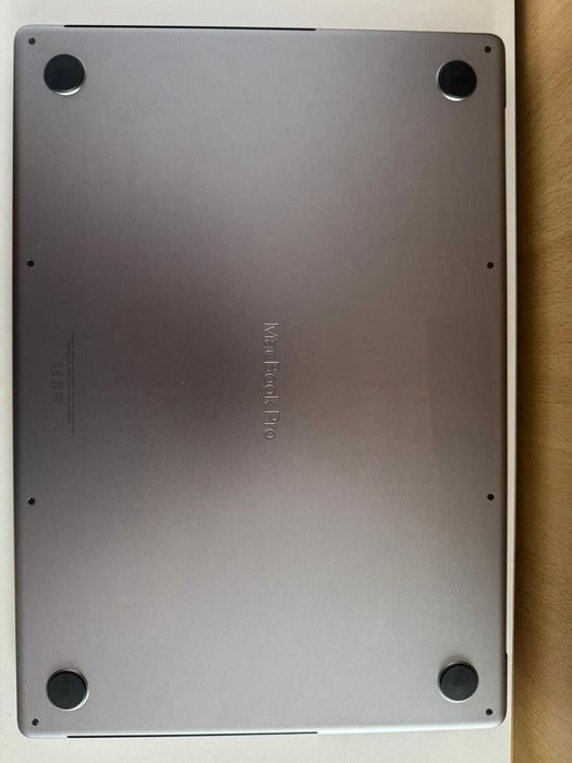 MacBook Pro 16” M1 Pro | 16GB RAM | 512GB SSD | Перфектно състояние