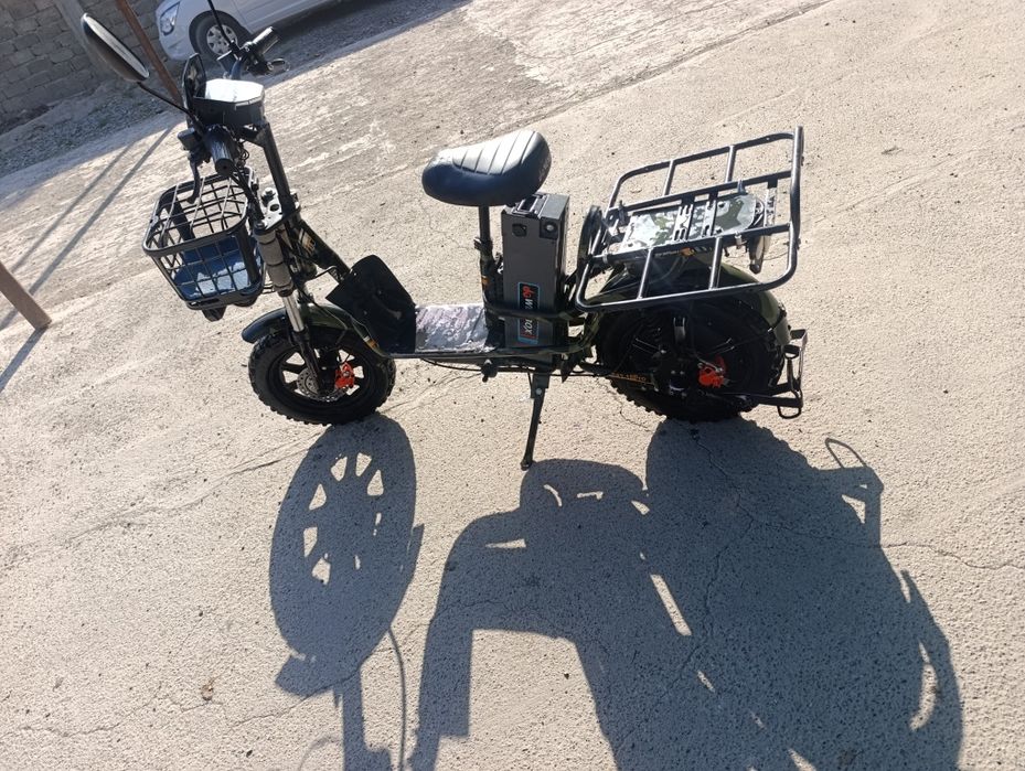 Skutir sotiladi 2 ta batarika