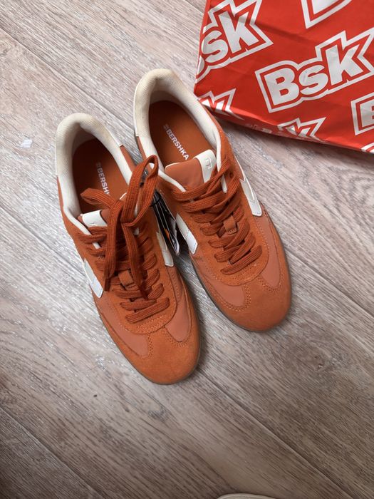 Кроссовки BERSHKA самба