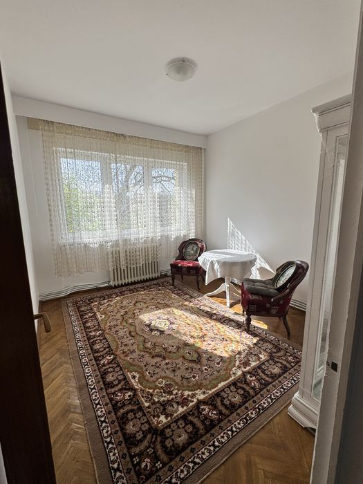 Apartament 4 camere de inchiriat