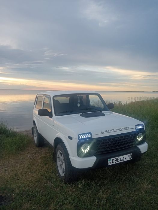 Автомобиль ВАЗ 21214