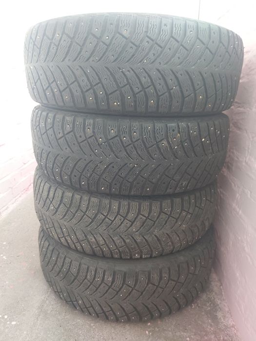 Продам резину 215/65/16