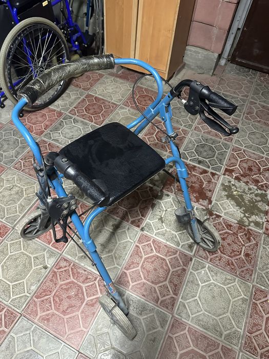 Ходунок на коляске
