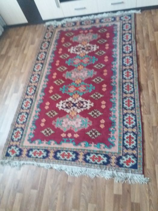 продам красивый ковер качественный