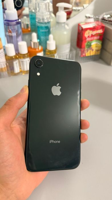 iPhone XR в отличном состоянии