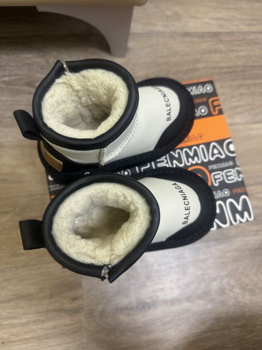 Продам детские зимние сапожки