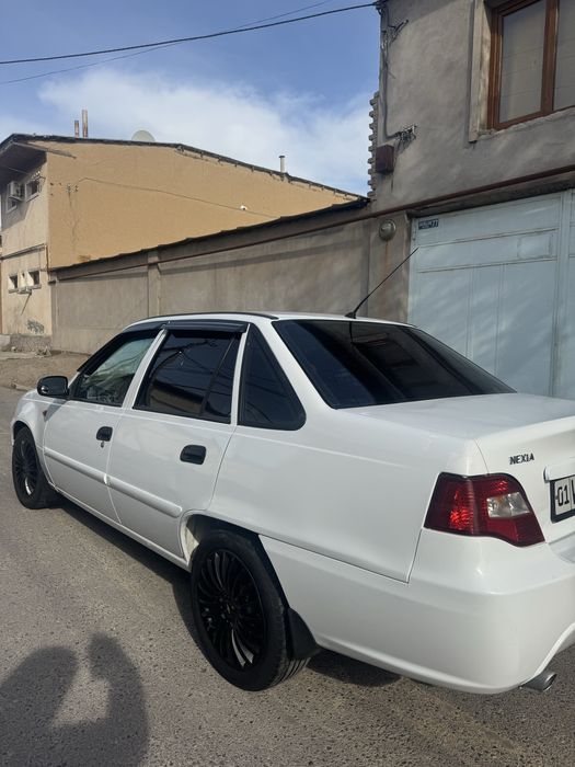 Sotiladi faqad naxdga Nexia 2 Dons 1,6 mator metan gaz butun mashina