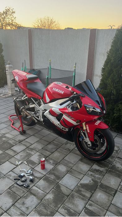 Yamaha YZF R1 2000