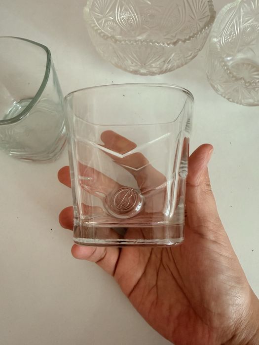 Продам посуду сервиз и стаканы.