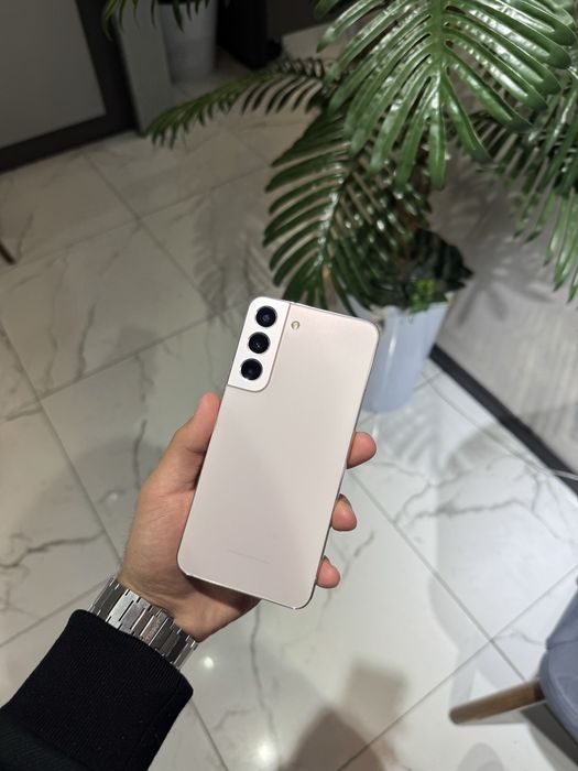 Samsung S22 (8/256gb) Gold идеал