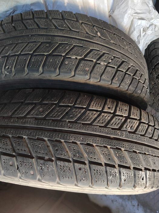 Продам пару зимних шин