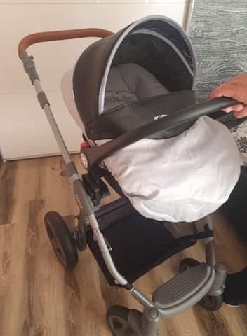 Бебешка количка MOMMY
