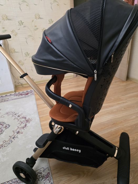 Прогулочная коляска в идеальном состоянии.