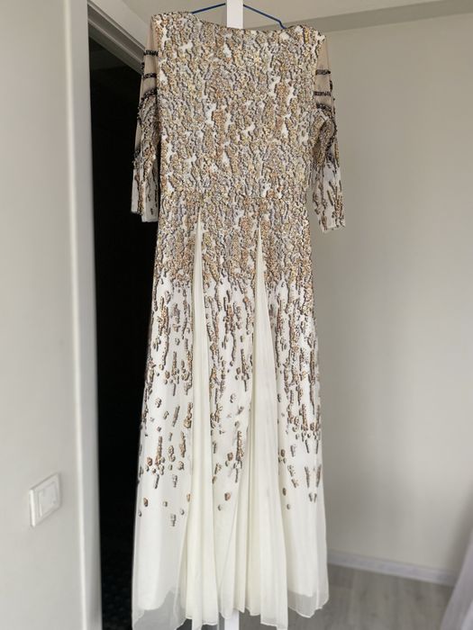 Вечерние платья.