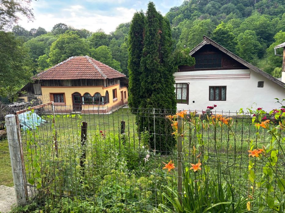 Casă batraneasca de vanzare!