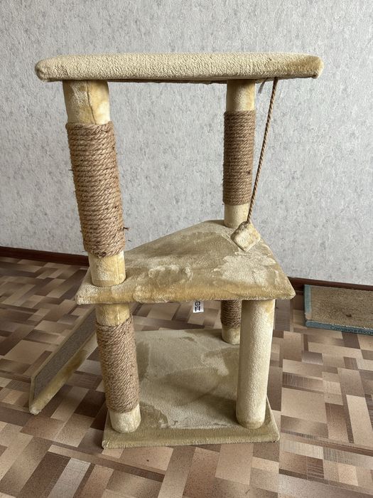 Продам домик для кошки .