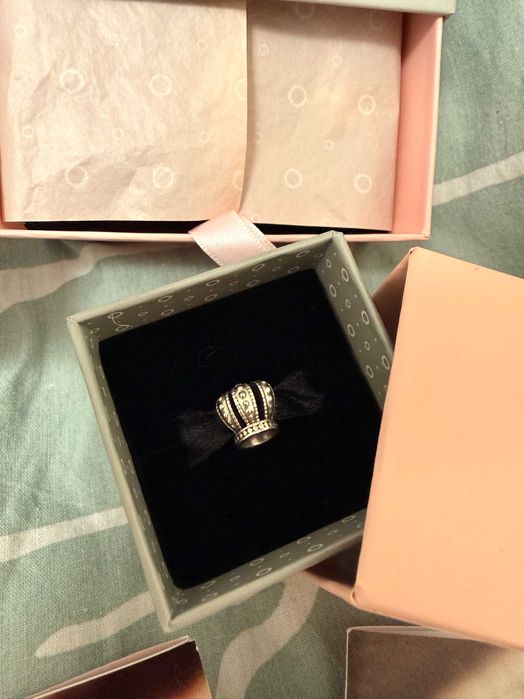 Гривна и талисмани Pandora