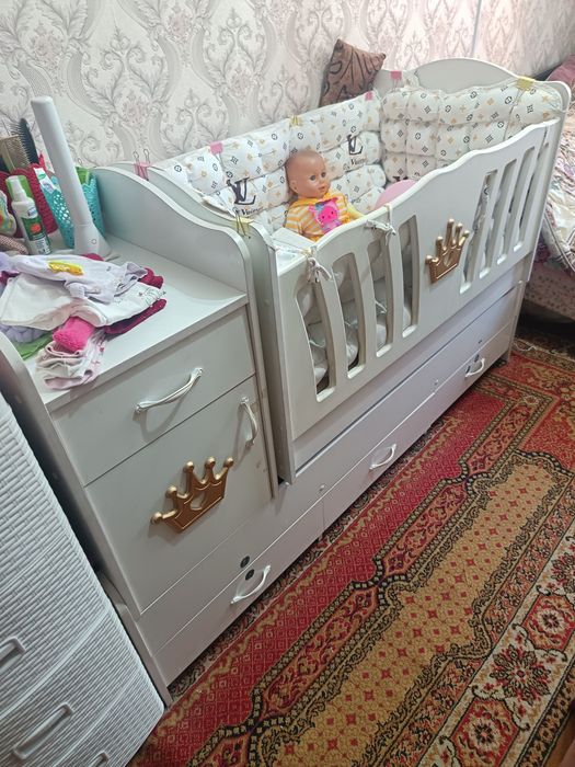 Детская кроватка