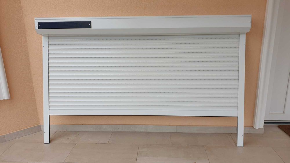 Roleta Rulou actionat electric cu PANOU SOLAR incorporat