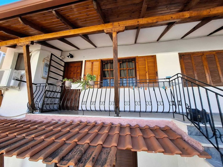 Продава лукс апартамент 48м2 първа линия в Неа Врасна, Северна Гърция