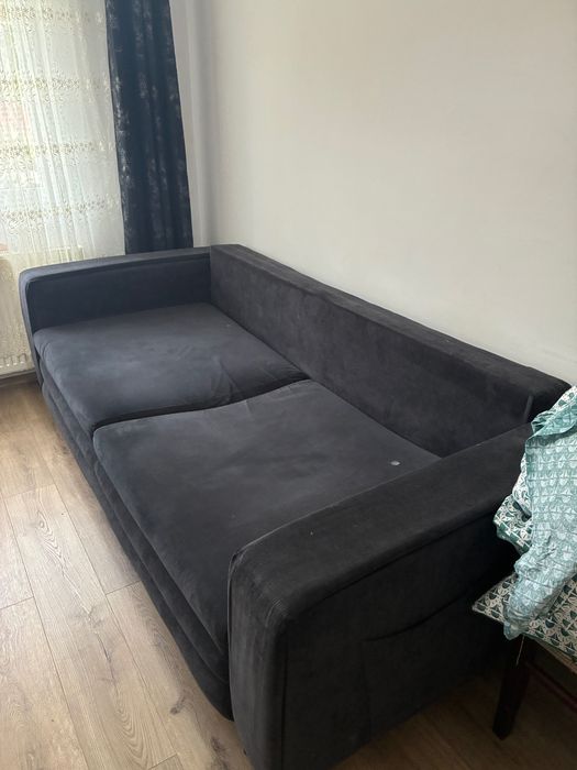 Canapea bună foarte confortabilă