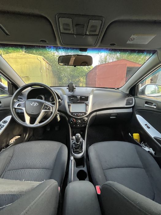Hyundai accent 2014