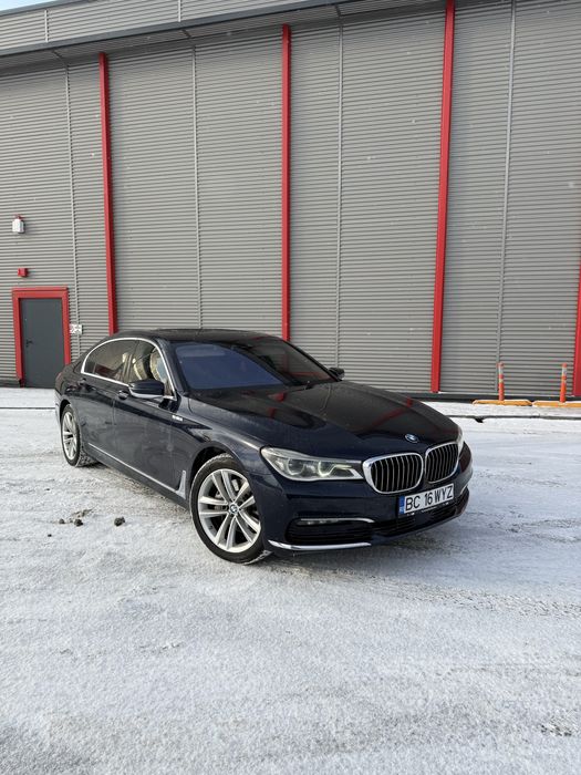 Transport persoane/ VIP-transfer aeroport, nunti, microbuze 9 locuri