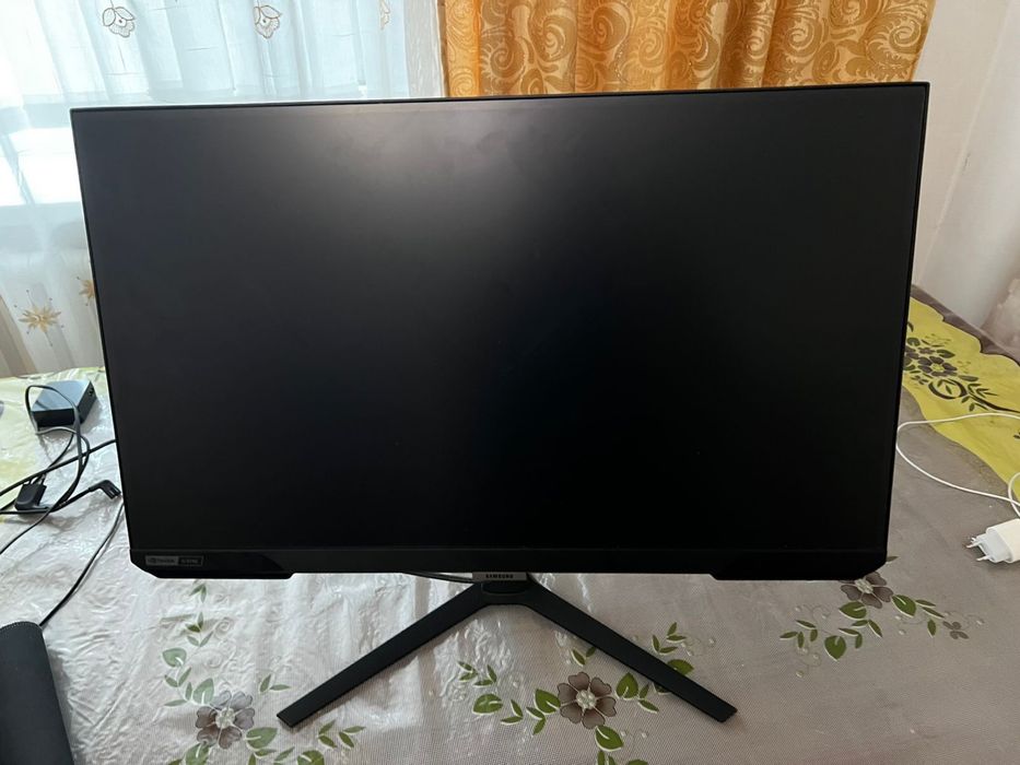 Монитор 27" Samsung